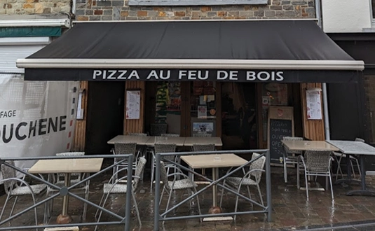 Pizza au feu de bois